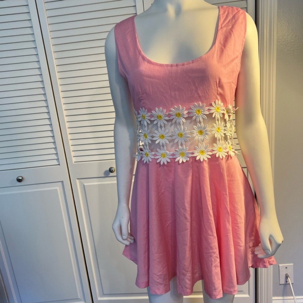 Dolls Kill × Sugar Thrillz Pink Cutout Daisy Appliques Midsection Dress (M) - Picture 5 of 12